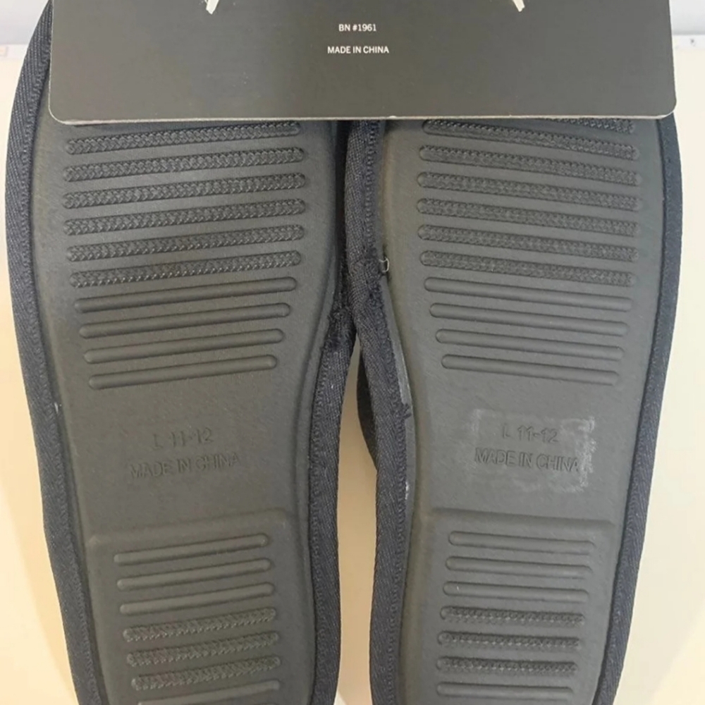 NWT Men's True Religion Slippers - Picture 4 of 5